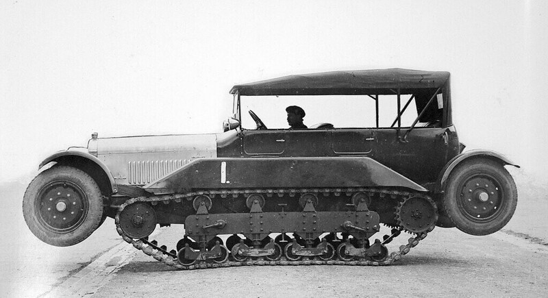 Колесно-гусеничный разведывательный автомобиль "Vickers",созданный специалистами британской фирмы Vickers Armstrong Ltd в 1926-м году