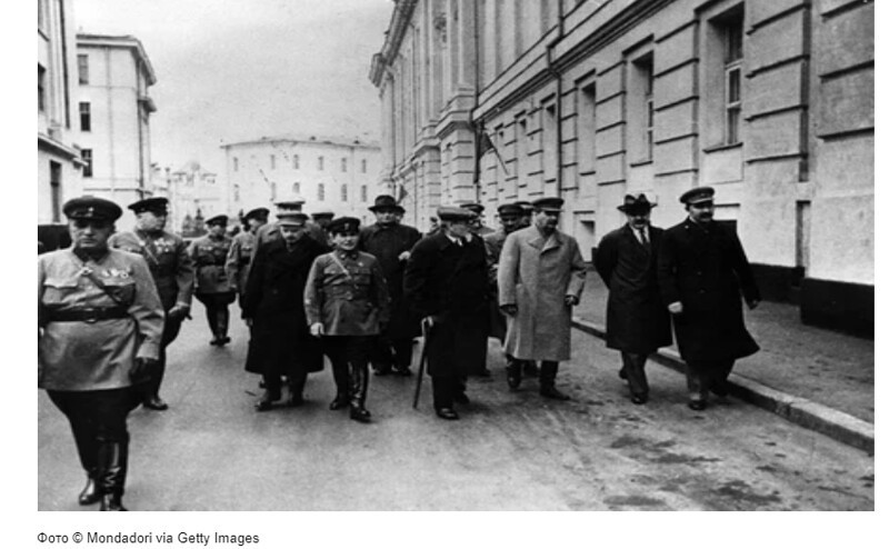 Сталин смеётся: 10 шуток от вождя народов и одна история о подарке