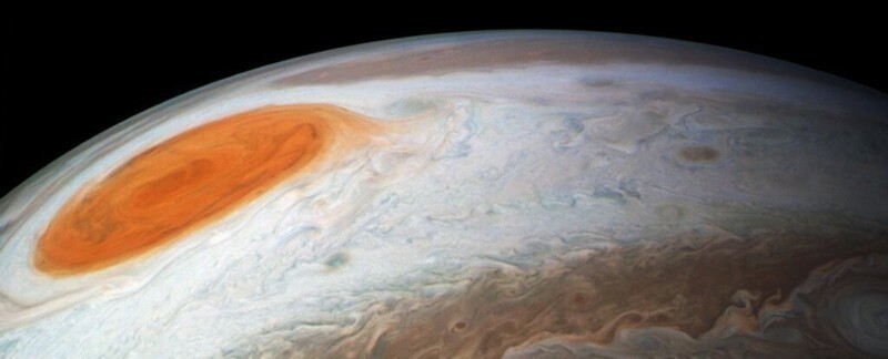 Юпитер вдвое тяжелее всех остальных планет Солнечной системы, вместе взятых