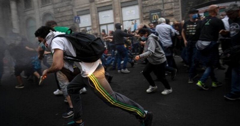 Антиковидные протесты в Италии: полиция применила водомёты и слезоточивый газ