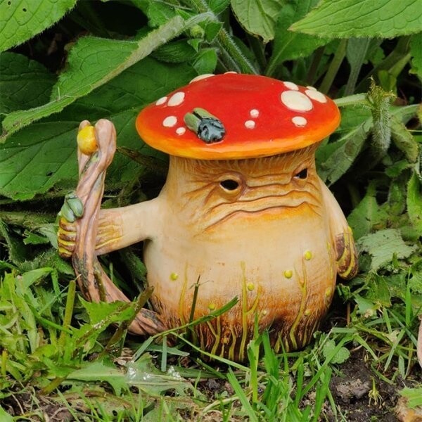 17. "Кружка "Гриб-ворчун", грибная шляпка снимается, один из представителей большого грибного семейства"