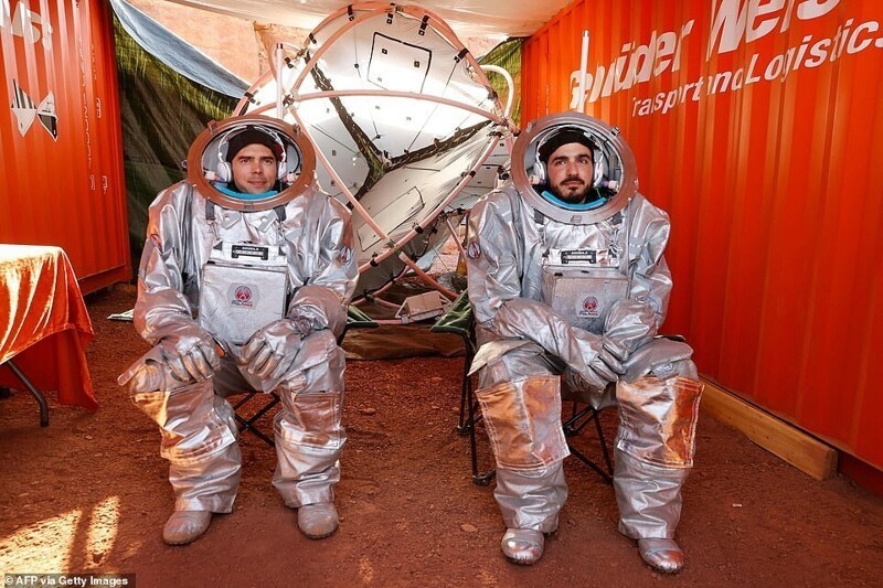Астронавты  в пустыне сымитируют полет на Марс