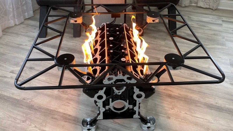 Кастомный стол из двигателя V10, который умеет извергать пламя