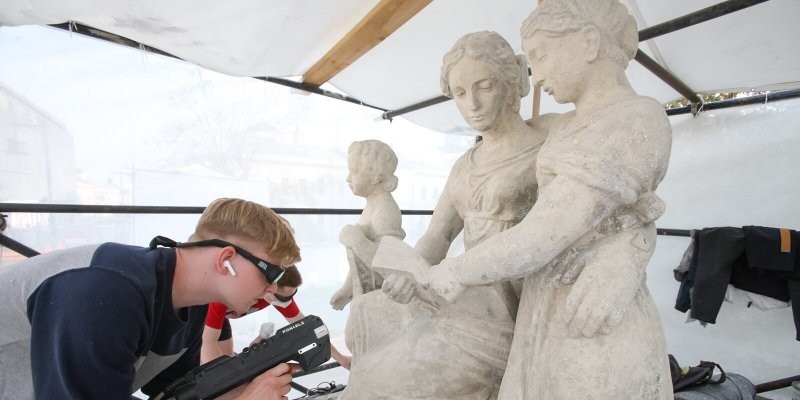 Украшение Императорского воспитательного дома: завершилась реставрация белокаменных скульптур