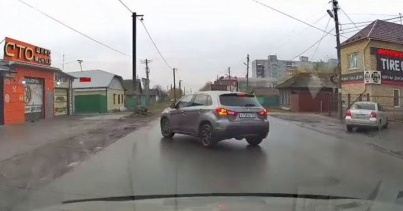 «Чудом избежал ДТП, чудом!», — неуравновешенный водитель из Омска