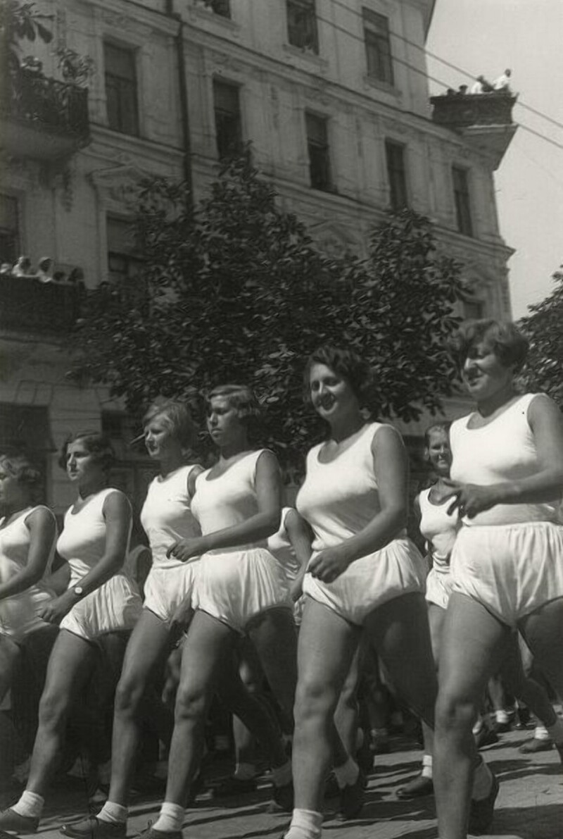 Парад физкультурников 1937