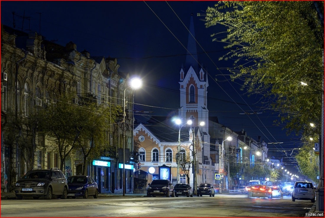 Г самара ул самарская. Ночная кирха Самара. Улице кирха Самара. Ночная Самара улица Гагарина. Самара улица Самарская ночью.