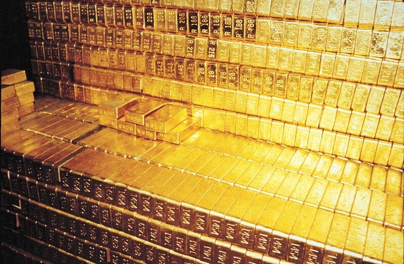 Во время Второй мировой войны страны распродали большую часть своего золота и иностранные инвестиции. А к 1947 году США накопили 70% мировых запасов золота