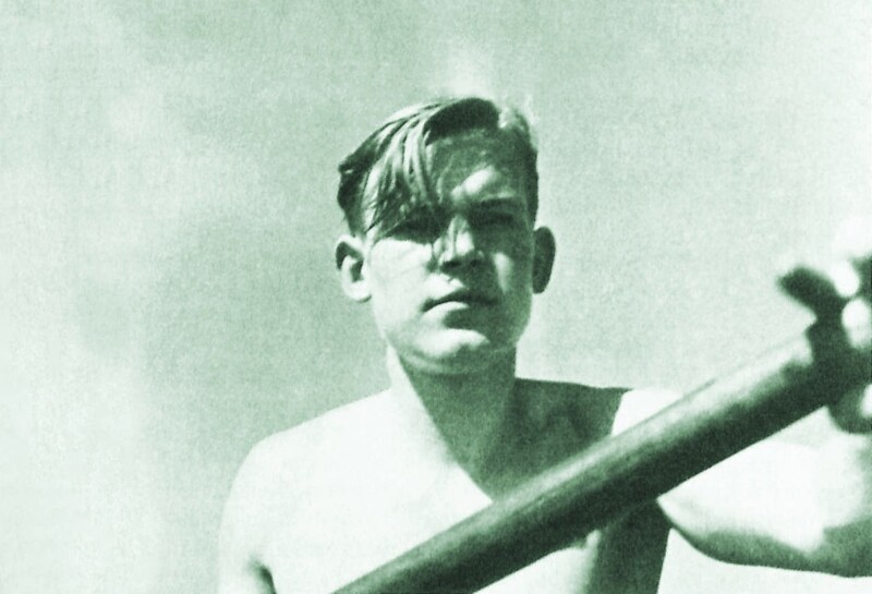 Оскар Куш - командир подводной лодки, чья откровенная критика Адольфа Гитлера и нацистской партии привела его к военному суду и в конечном итоге приговорила к смертной казни в 1944 году
