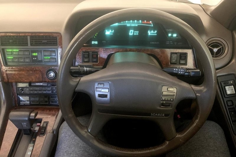 Toyota Soarer Aerocabin 1989 — это кабриолет со складным жестким верхом, о котором вы, вероятно, никогда не слышали