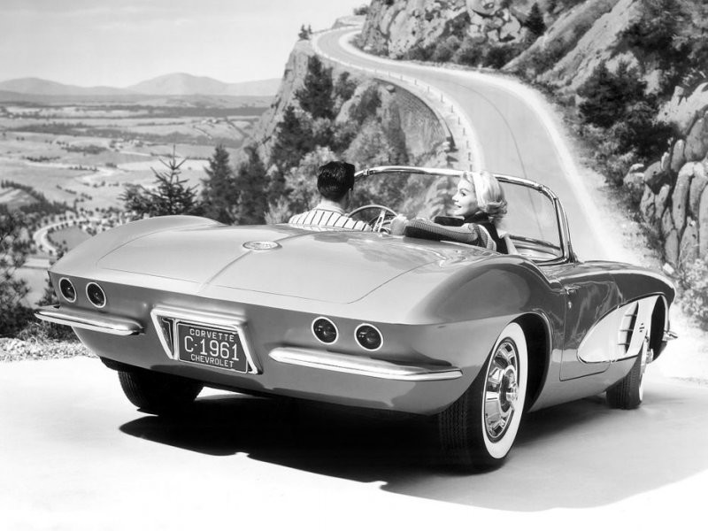 Chevrolet Corvette — первый американский спорткар: от провала до громкого триумфа