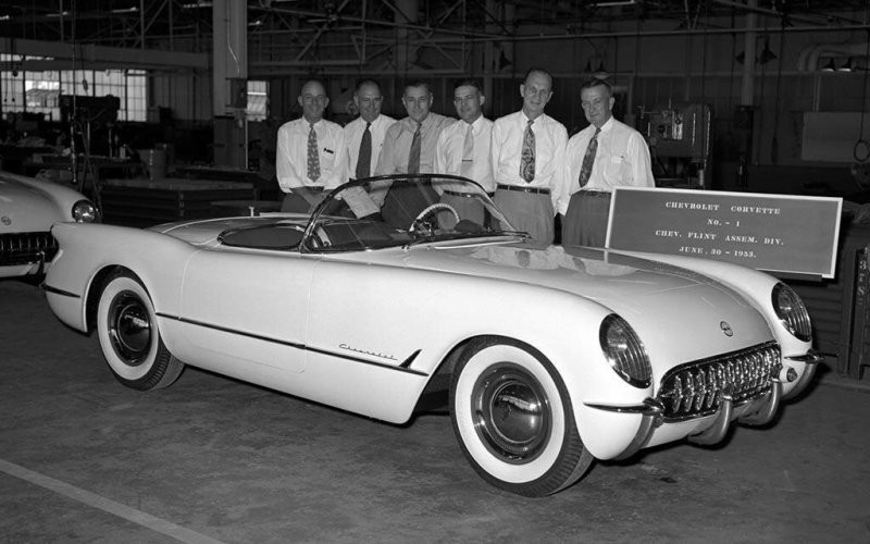 Первый Corvette был выпущен 30 июня 1953 года