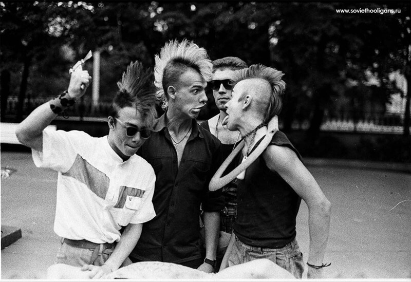 Хипари и панки - бледные поганки: советские молодежные субкультуры в фотографиях