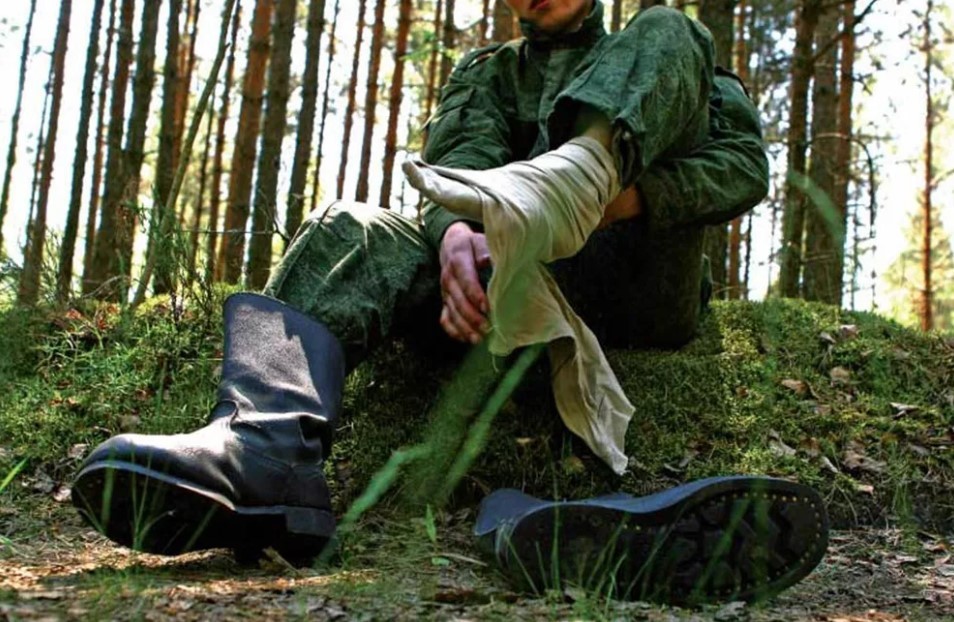 Немец удивился обычаю советских бойцов носить портянки вместо носков