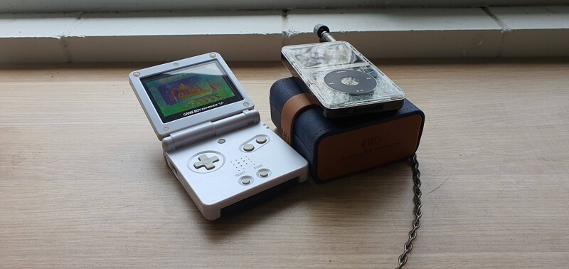 "Восстановил мой старенький iPod Classic и Gameboy SP, который мама подарила мне 16 лет назад, когда мне было 13"