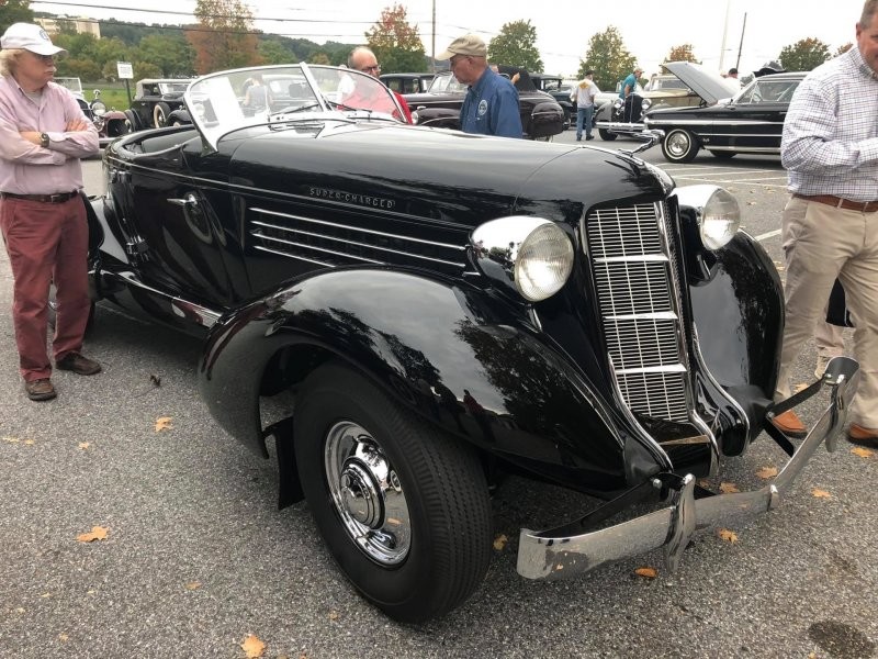2. Auburn Eight Supercharged Speedster 1935 года продали за $891,000 (66 875 000 руб.)