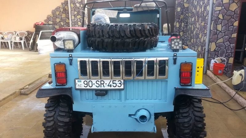В Азербайджане ЛуАЗ превратили во внедорожного монстра с двигателем от Toyota