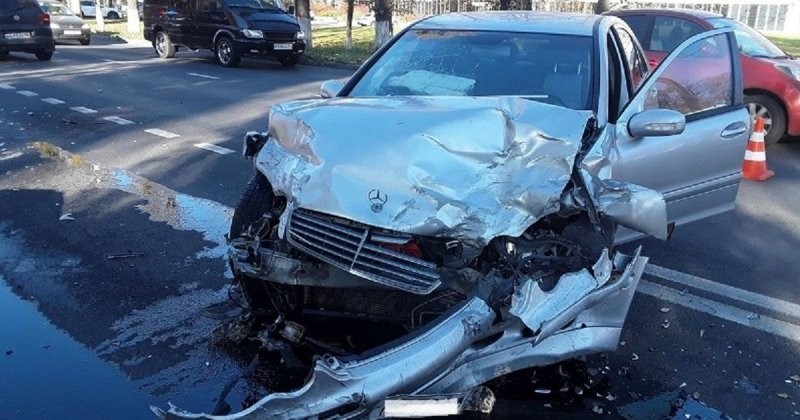Авария дня. Молодой водитель устроил ДТП в Белгороде
