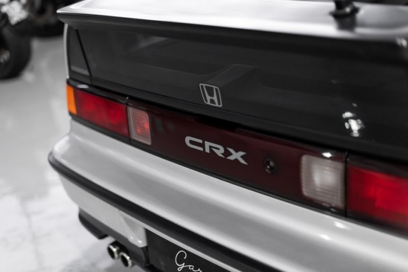 Полностью оригинальный Honda CRX 1990 года  с пробегом всего 17 километров