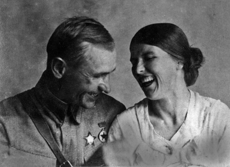 Любовь в СССР: архивные снимки парочек, которым хорошо вместе