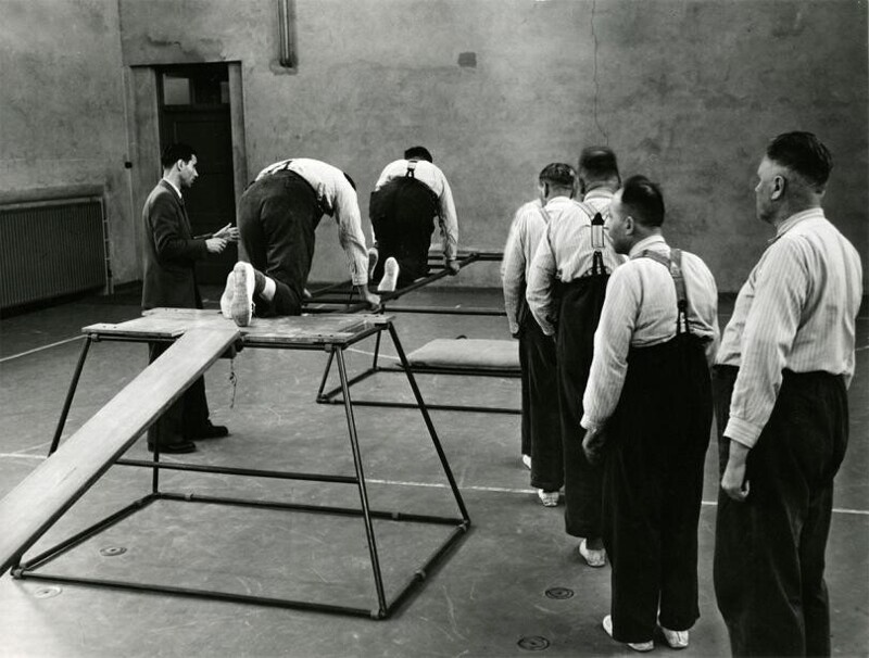 Гимнастика в психиатрической лечебнице Синт-Уиллибрордус. Нидерланды, Хенк Блансджаар, 14 февраля 1956 года