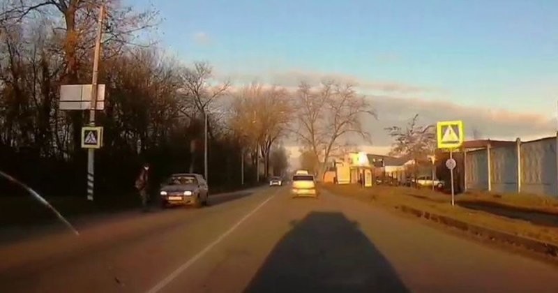 Водитель отвлекся от дороги и сбил пешехода в Брянске