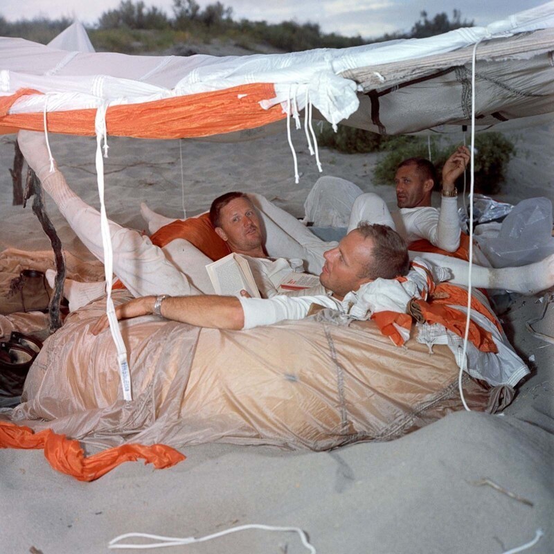 Джек Лоусма, Дон Линд и Уильям Пог в импровизированном убежище. 1964 г.