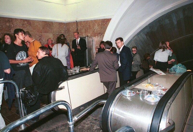 Презентация молодежного журнала Птюч в сентябре 1994-го в здании станции метро Красные Ворота