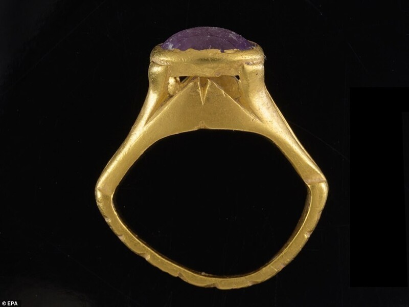 На древней винодельне в Израиле нашли кольцо для защиты от похмелья