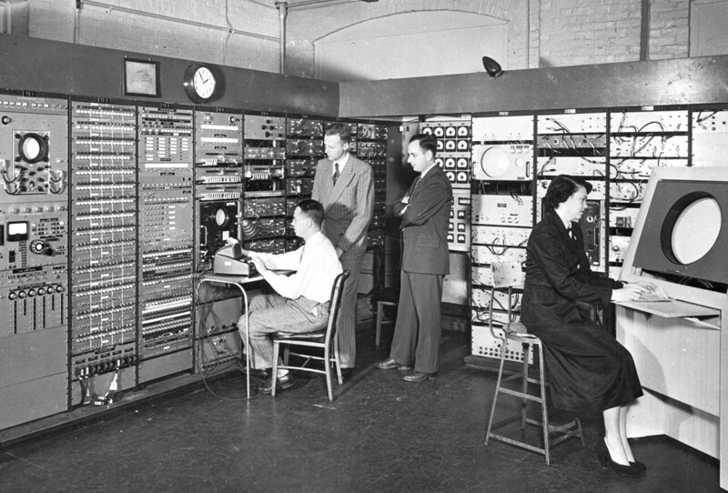 29.10.1969 в США произошла первая передача данных между 2-мя компьютерами в рамках проекта ARPANET. День рождения Интернета!