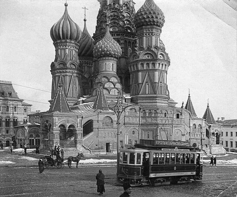 110 лет назад, в 1911 году, монархическая газета "Земщина" в лице ее главного редактора Станислава Глинки-Янчевского отстаивала идею переноса столицы в Москву.