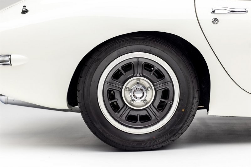 Редкая Toyota 2000GT 1968 года выпуска продалась за 850.000 долларов