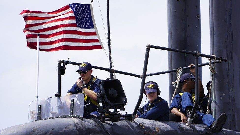 "Хьюстон, у нас проблемы!": инженер в США 30 лет подделывала результаты тестов металла для подводных лодок
