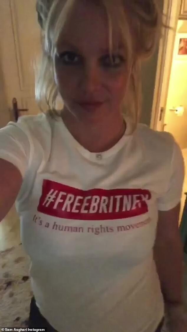 Бритни Спирс получила свободу от 13-летнего опекунства в пятницу 12 ноября