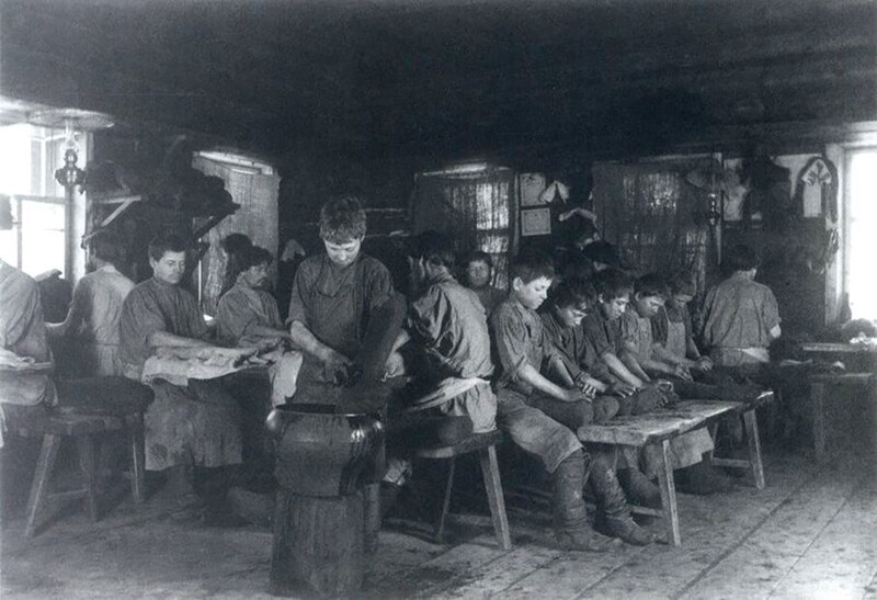 Мастерская по изготовлению валенок, 1900-е гг.