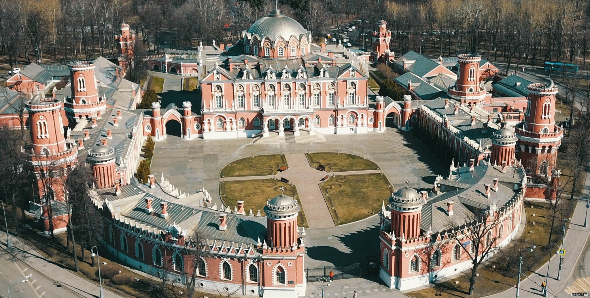 фото петровский дворец в москве