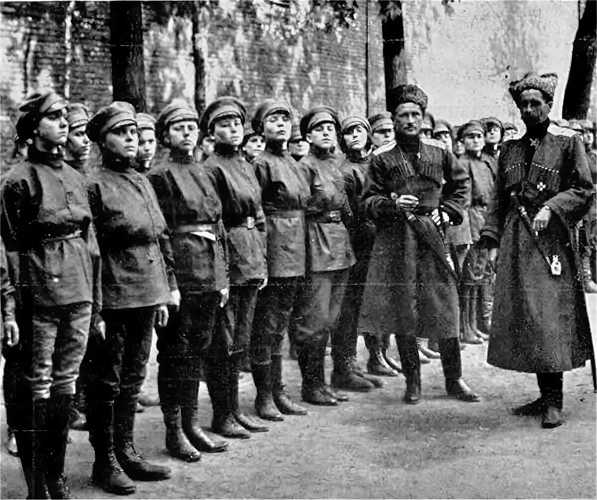 Глава добровольческой армии на дону 1917. Добровольческая армия Деникина. Добровольческая армия 1918.