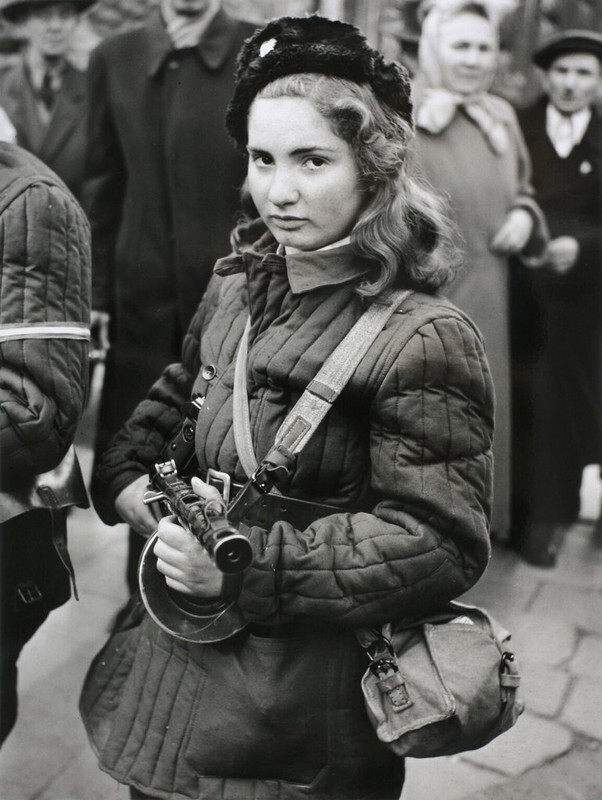 Эрика Корнелия Желес, 15-летний боец антикоммунистического отряда во время восстания в Венгрии 1956 года. Убита в ходе подавления восстания