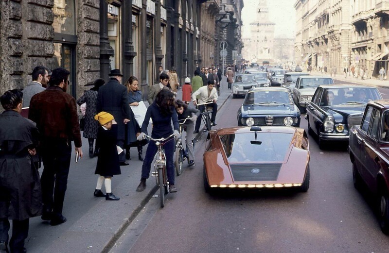 Такой вот Lancia Stratos Zero на улицах Милана, 1970 год