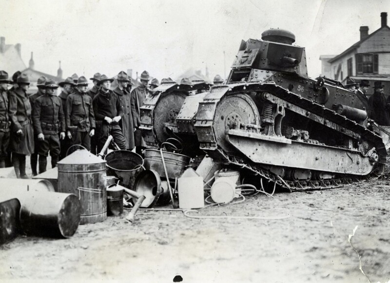 Уничтожение самогонных аппаратов. Кентукки, 1922 год