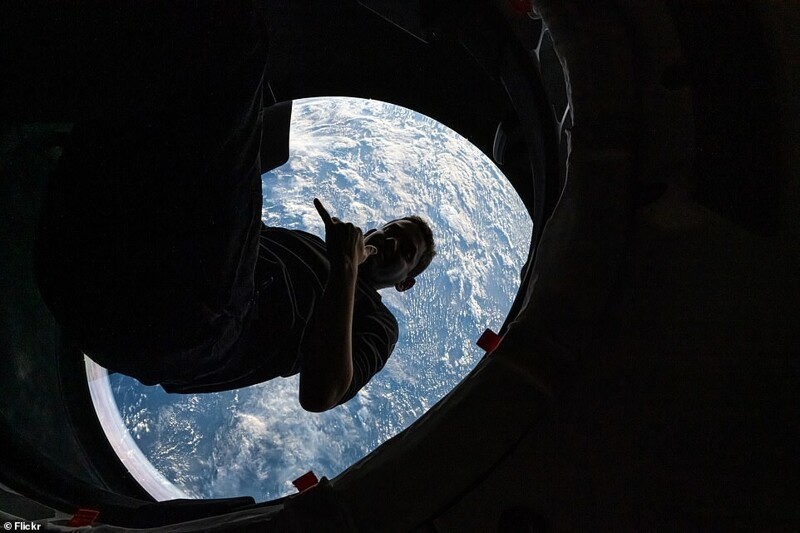 Земля в иллюминаторе: экипаж миссии Inspiration4 поделился снимками из космоса