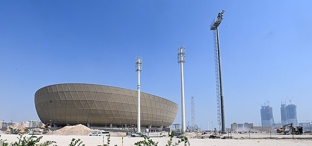 Сколько платят гастарбайтерам в Катаре, где идет стройка к чемпионату мира по футболу