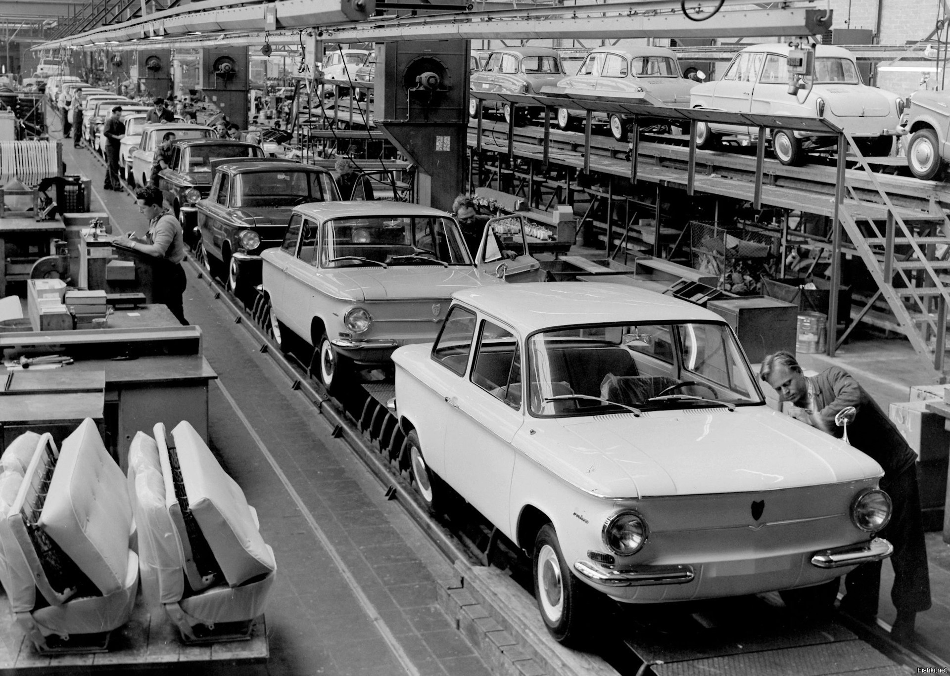 Завод изготовил сверх плана 120 автомобилей этих автомобилей