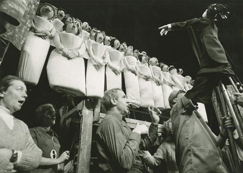 Спектакль «Необыкновенный концерт». В центре – актер Зиновий Гердт. Фото Евгений Умнов, 1971 год, г. Москва