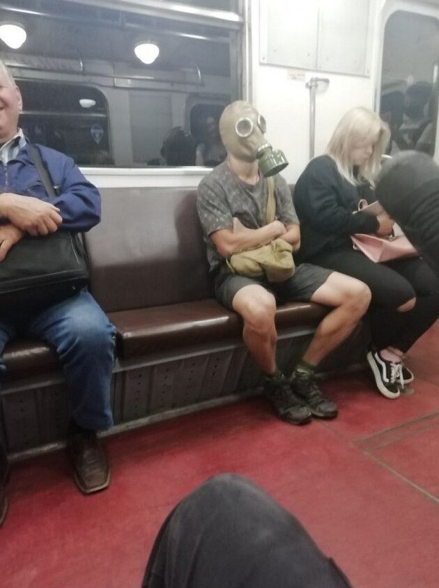 «Киборг Иван» из петербургского метро рассмешил иностранцев