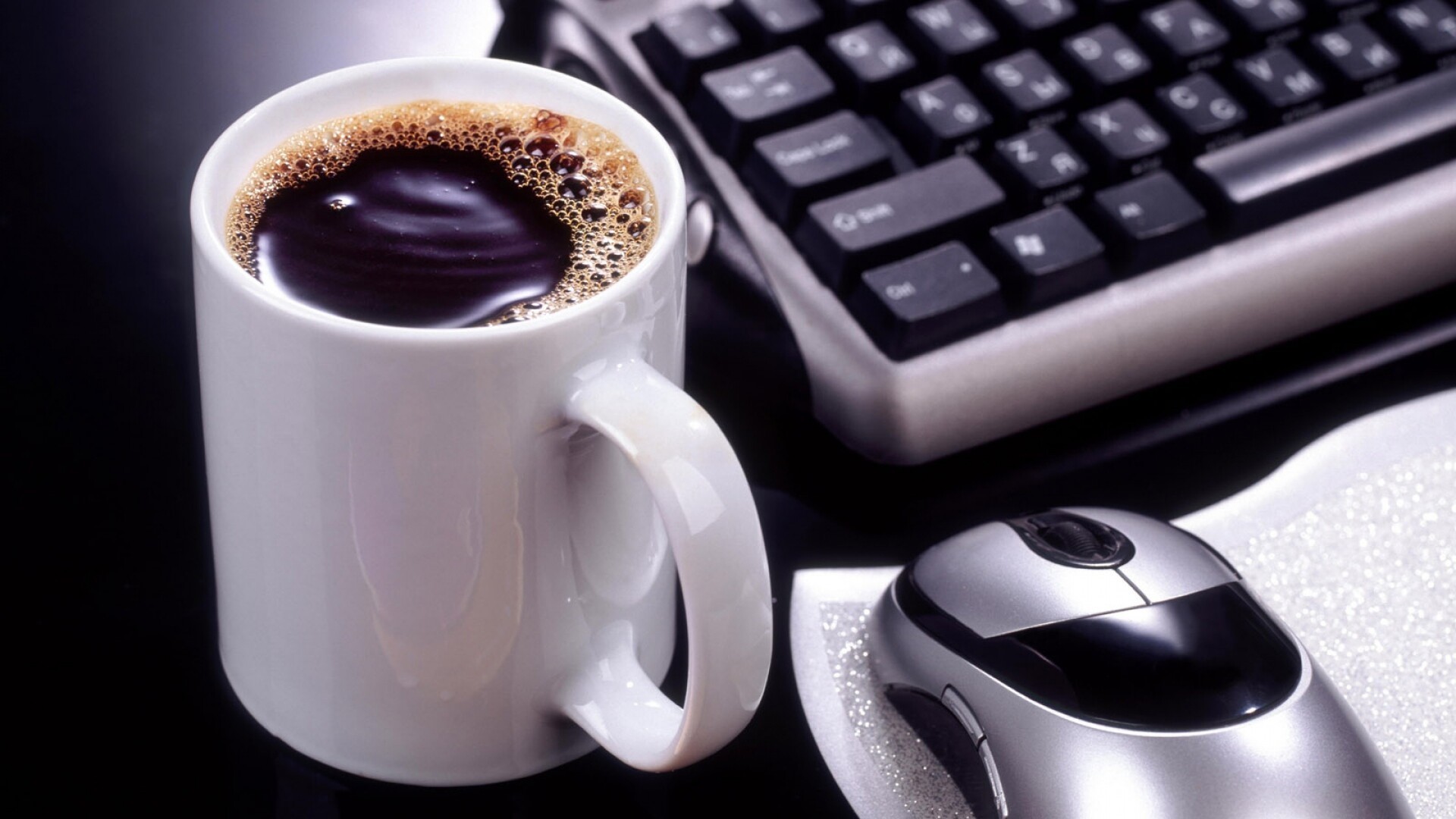 Чашка кофе на работе