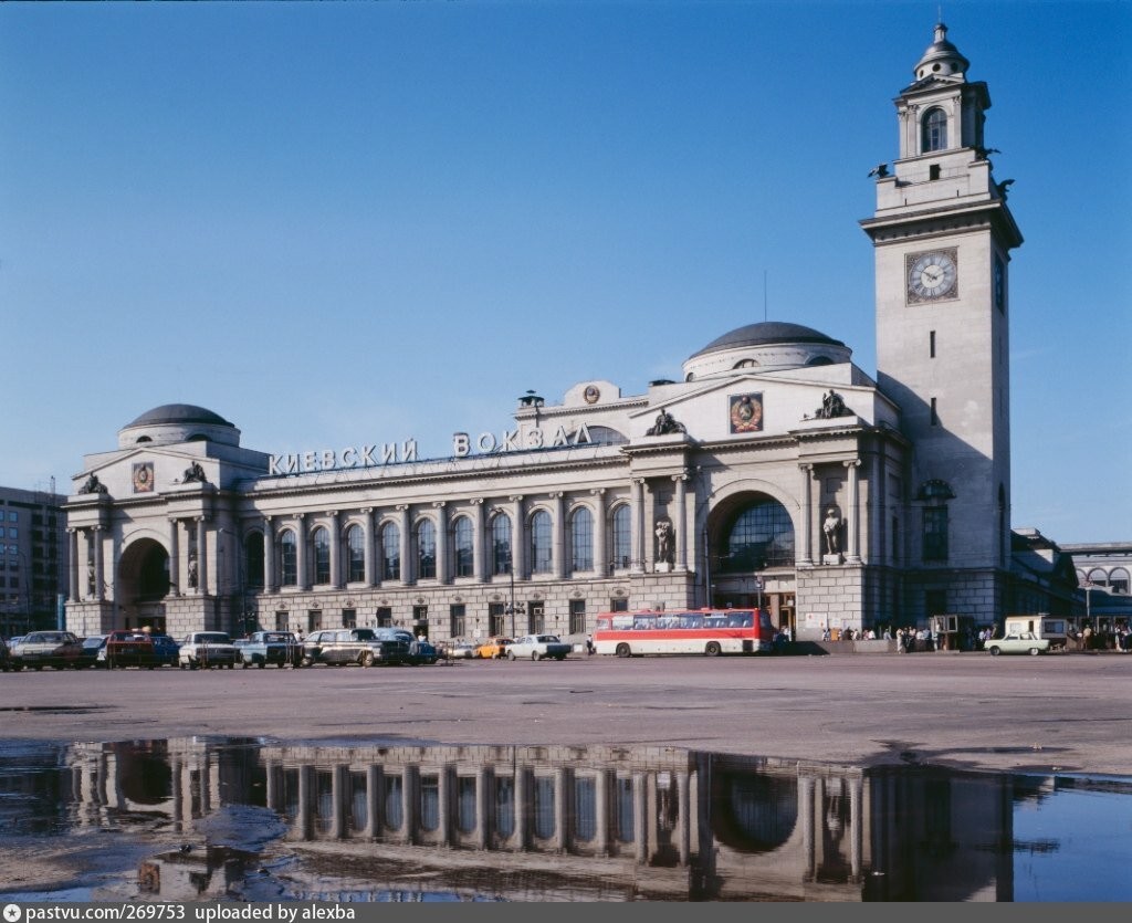 Фото железнодорожного вокзала в москве