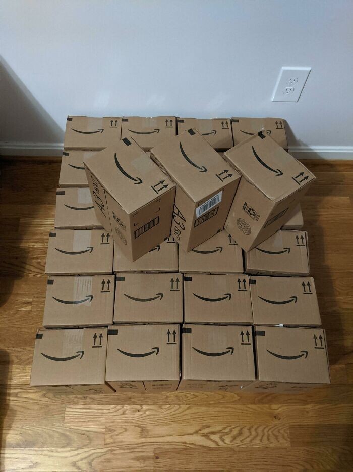 14. "Заказала 27 книг на Amazon одним заказом. Получила 27 коробок с одной книгой в каждой"