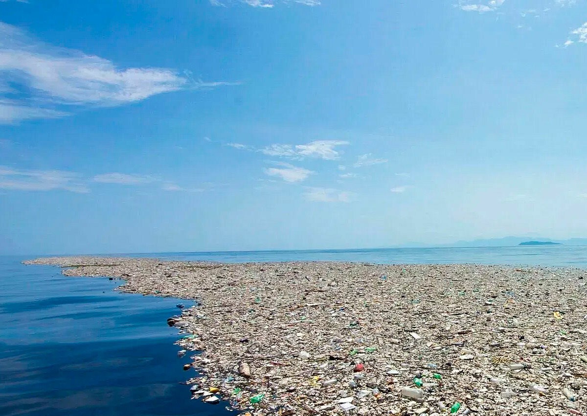 Пластиковый остров в тихом океане фото
