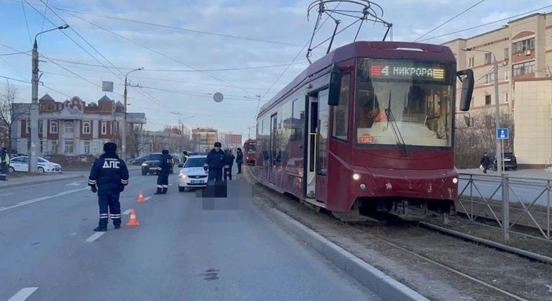 Авария дня. Школьница погибла под колесами трамвая в Казани